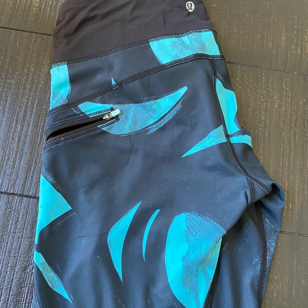 Lululemon Top Speed Crop - Picture 7 of 9